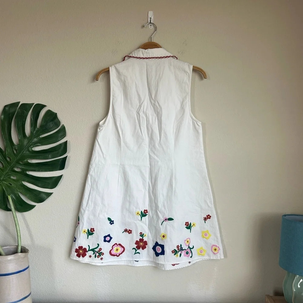 La Lavon Embroidered Sleeveless Dress - Picture 10 of 12